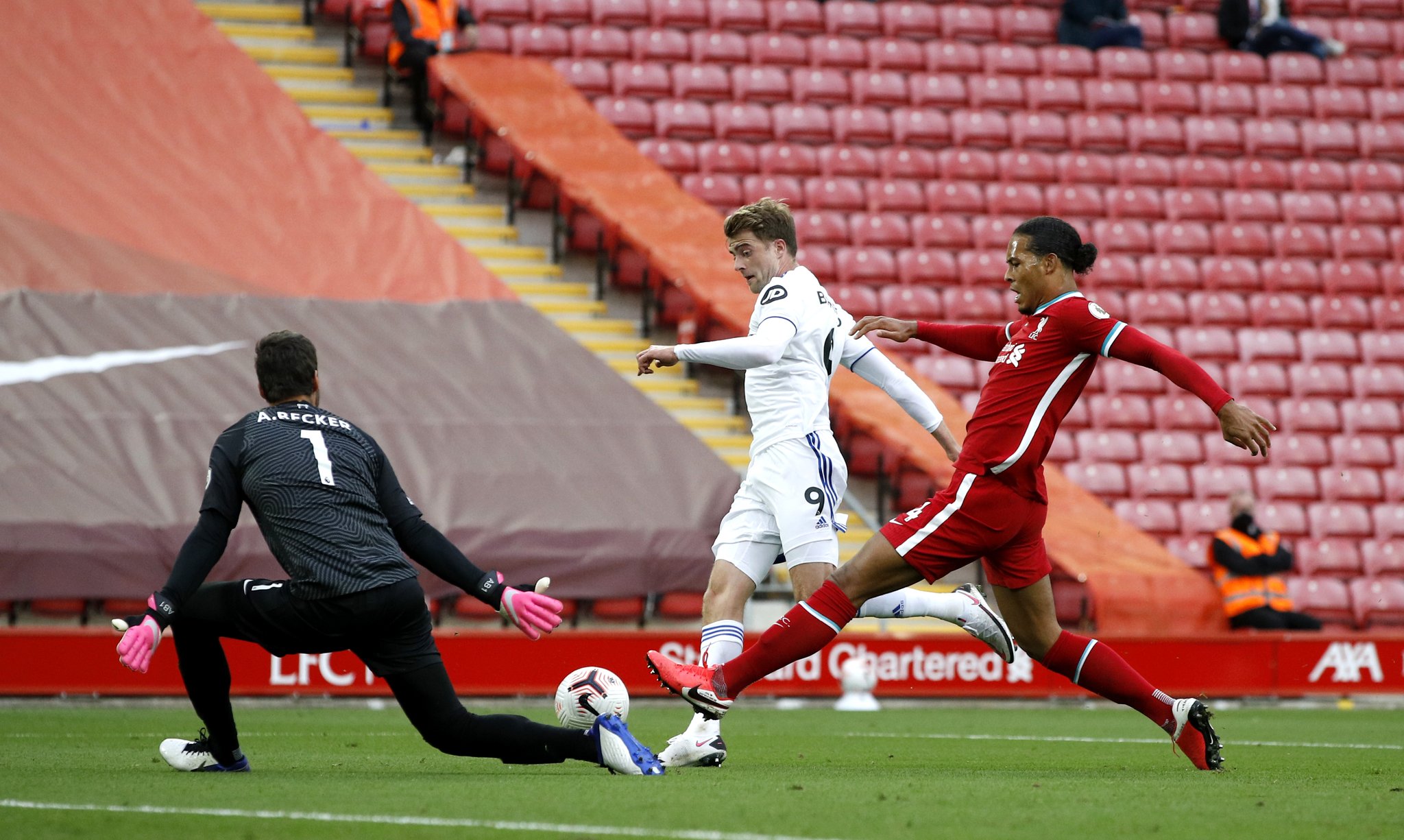 定位球往往 定位球往往